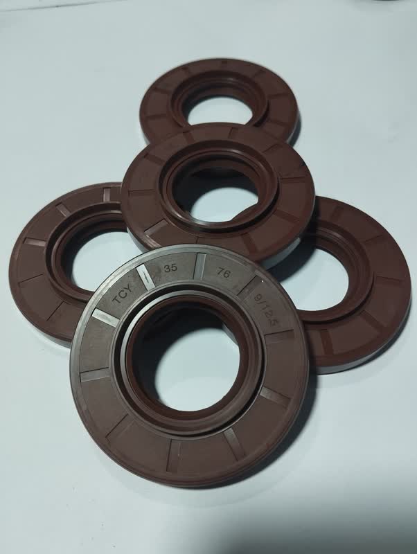 [MEOISE-042] Oil Seal 042