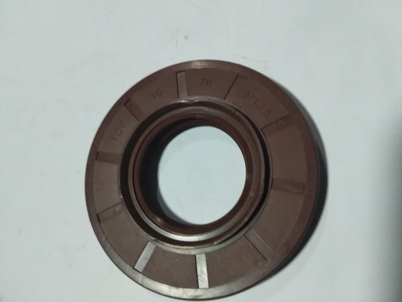 [MEOISE-076] Oil Seal 076